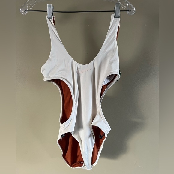 Nike Women's Swimsuit NWT - Picture 8 of 8